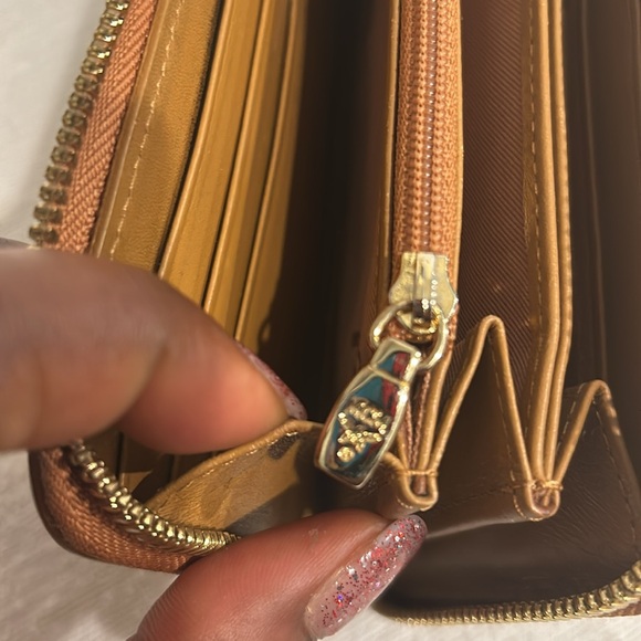 MCM zippy Wallet Multiple colors - Picture 10 of 13